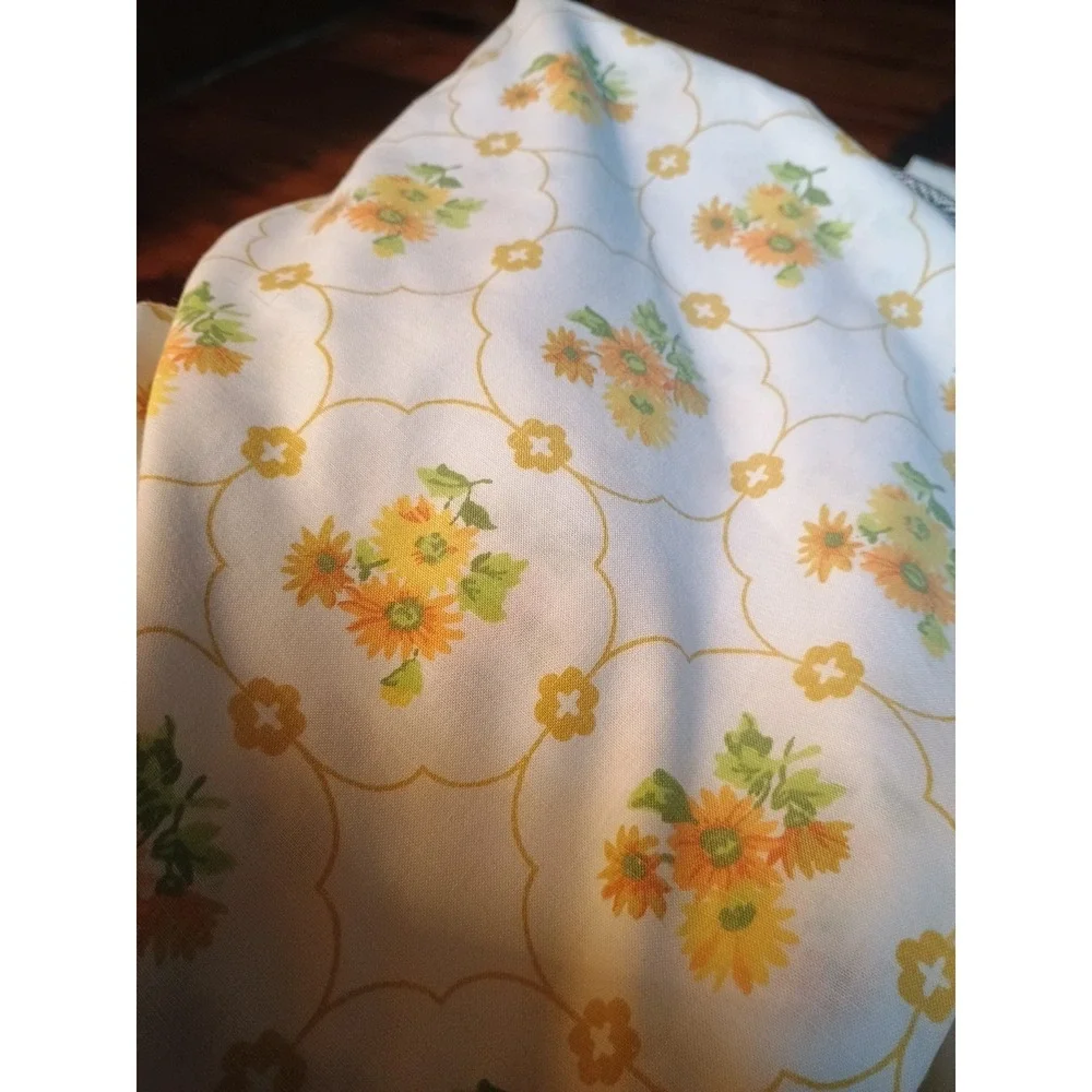 Vintage Cannon Daisy Floral 2 Pillowcases Mod 1960s Mid Century Orange Yellow Gr